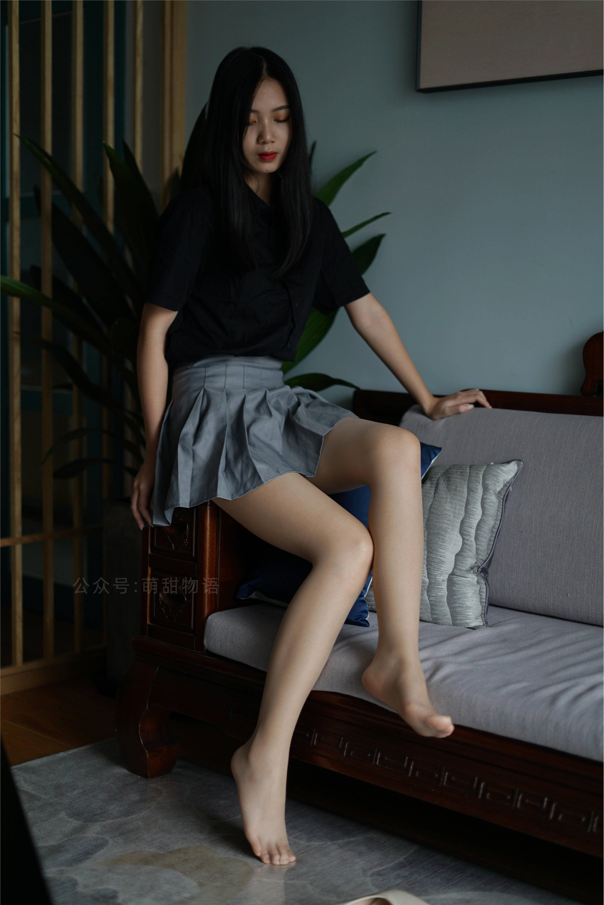 萌甜物语 XM121《短裙黑衬衣-小苏》